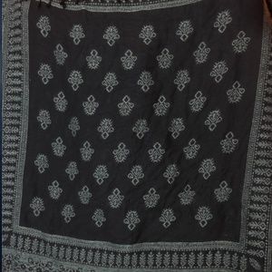 SOLD - ABERCROMBIE & FITCH Scarf